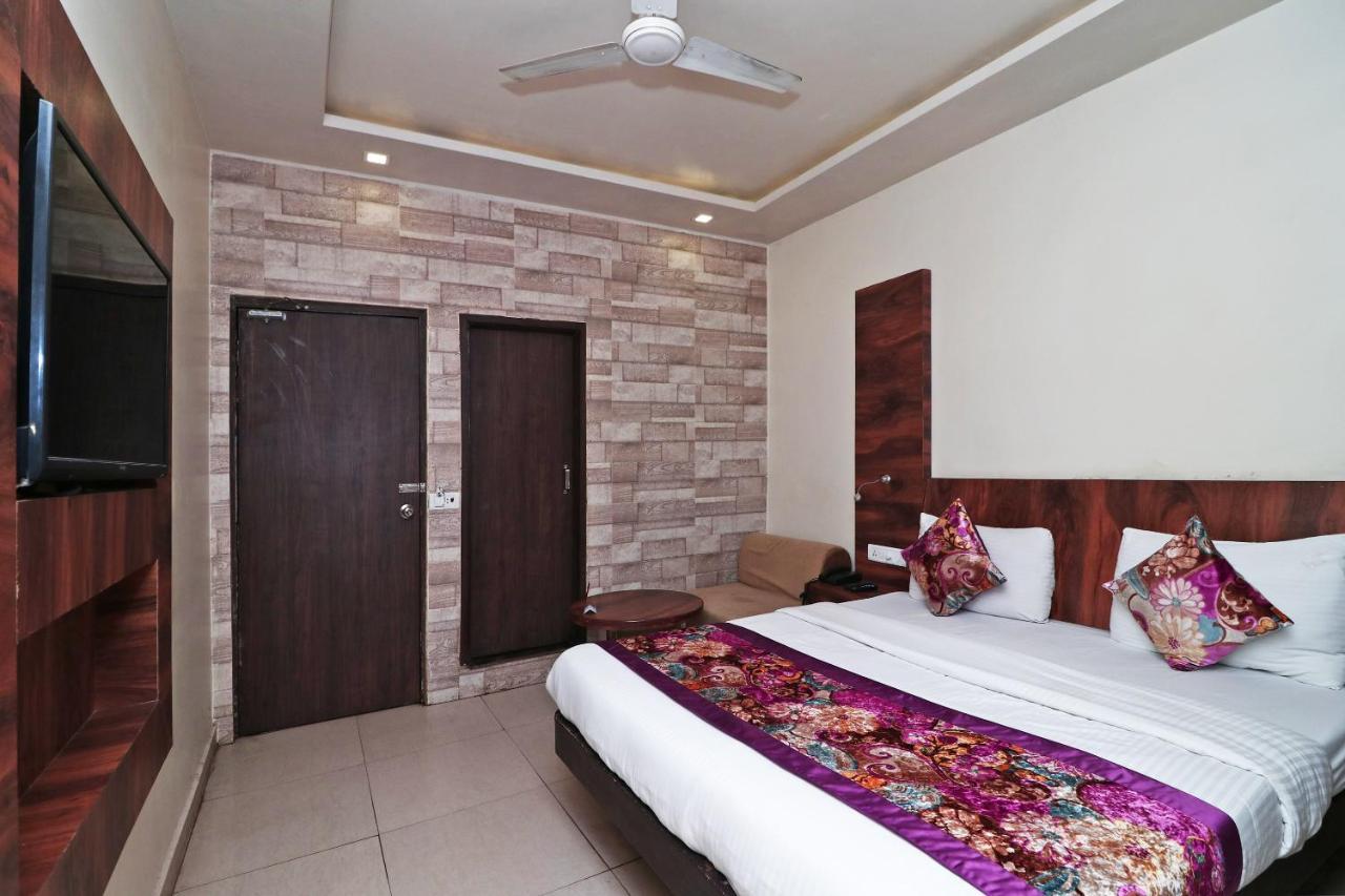 Hotel Deep Kanpur Exterior photo