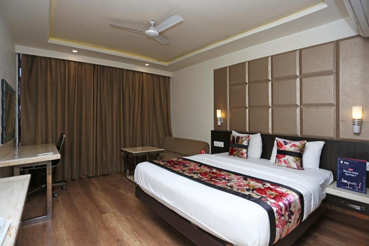 Hotel Deep Kanpur Exterior photo